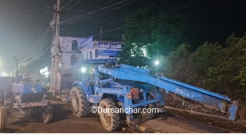 चर्को गर्मीमा ४० घण्टादेखि विद्युत अवरुद्ध, सर्बसाधारणले विद्युत कार्यालय घेराउ गर्दै